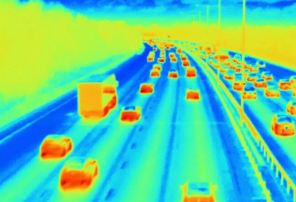 紅外熱像儀結(jié)合機(jī)器學(xué)習(xí)助力自動駕駛安全，或是未來發(fā)展方向之一