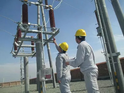 電力巡檢機(jī)器人來(lái)了~~~快來(lái)看看它和人工巡檢到底有啥區(qū)別？