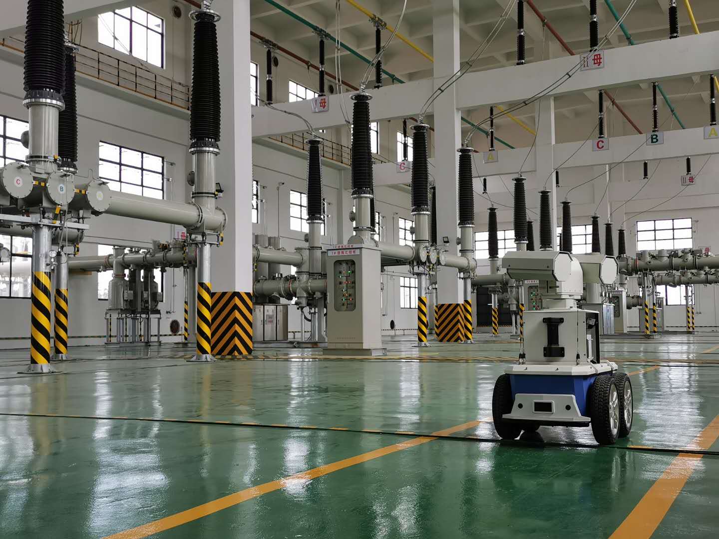 華瑞通為某變電站設(shè)計智能電力巡檢機器人