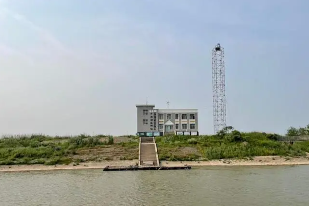 船舶 視頻云臺監(jiān)控攝像機(jī)