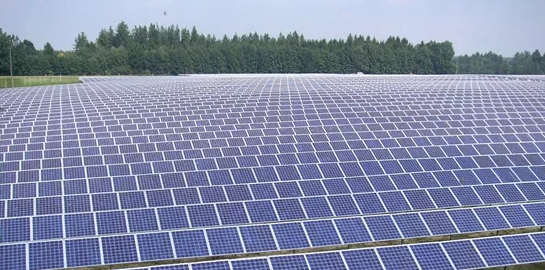 山西運(yùn)城稷山縣10KM太陽(yáng)能光伏發(fā)電項(xiàng)目，華瑞通自主研發(fā)生產(chǎn)的火災(zāi)監(jiān)控預(yù)警攝像機(jī)超常發(fā)揮