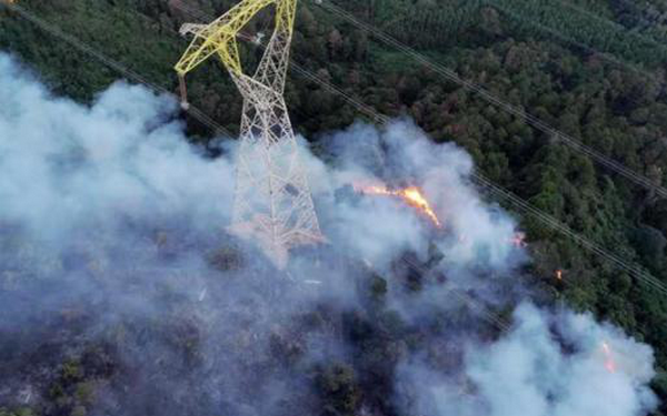 高壓輸電線路周界防范自然火災，智慧視頻監(jiān)控雙光譜熱成像攝像機