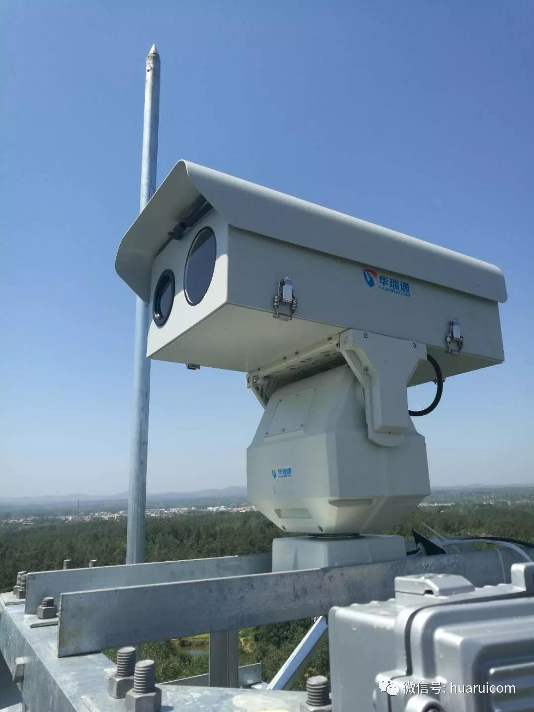 雙光譜熱成像攝像機以其強穿透煙霧能力，以及晝夜成像的特點在森林防火監(jiān)控領(lǐng)域應(yīng)用廣泛